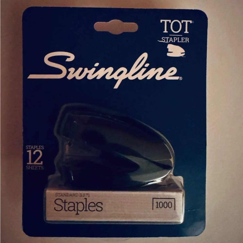 🌟FREE🌟 NWT Swingline Black Mini Tot Stapler with Staples
